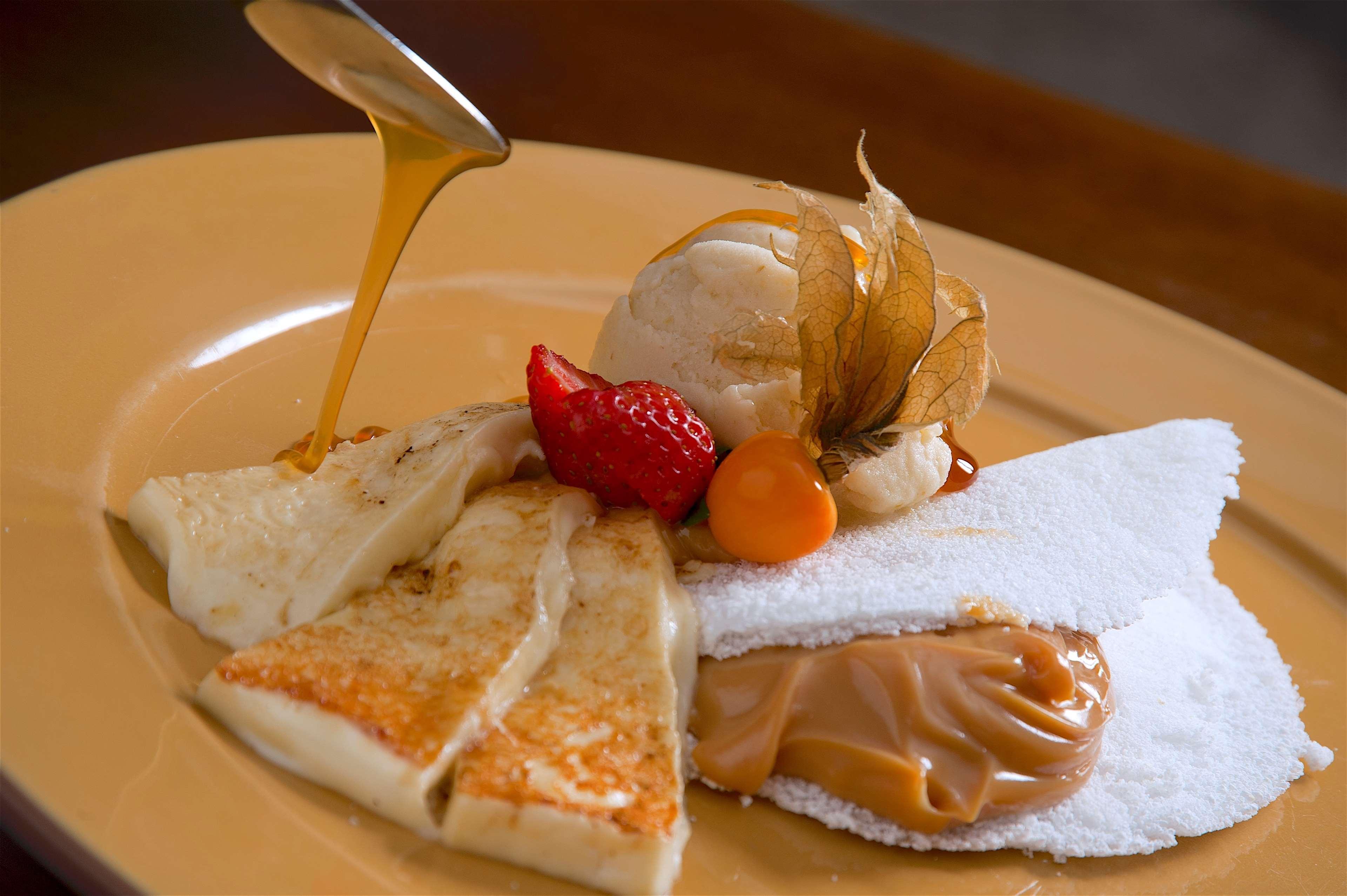 Best Western Premier Maceio Exteriér fotografie A dessert with Cajeta