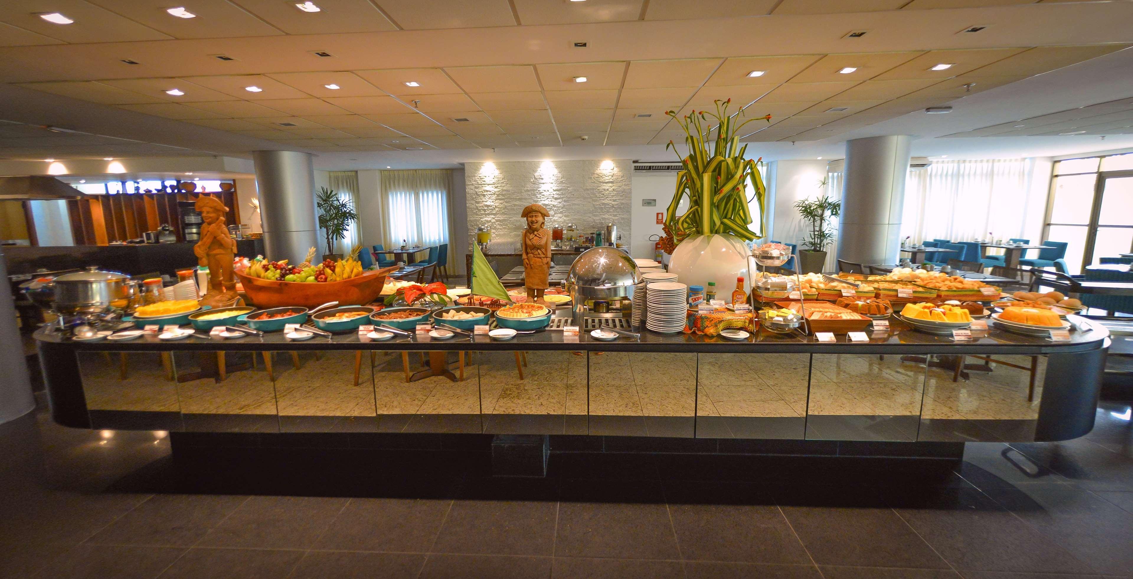 Best Western Premier Maceio Exteriér fotografie A buffet at a hotel