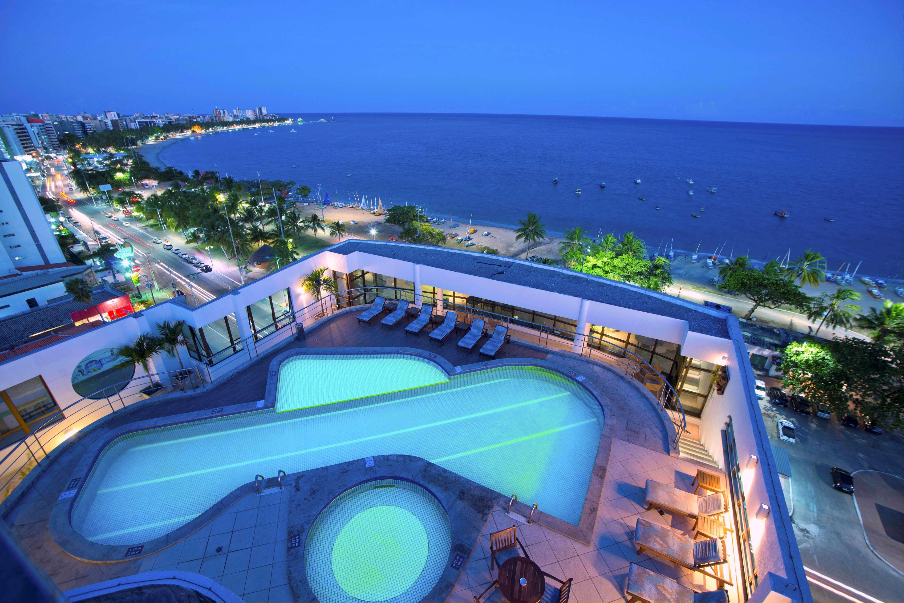 Best Western Premier Maceio Exteriér fotografie The pool at the hotel